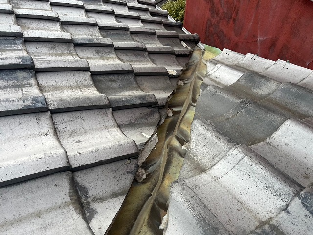 谷板金の交換も承っております