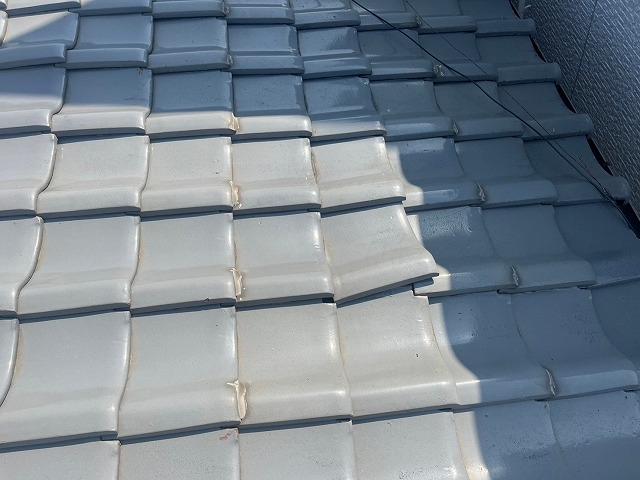 ズレが見受けられる瓦屋根