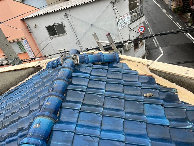 劣化が見受けられる笠木