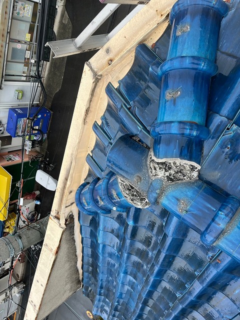 深刻な経年劣化状況のパラペット