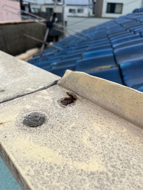 釘が経年劣化により損傷