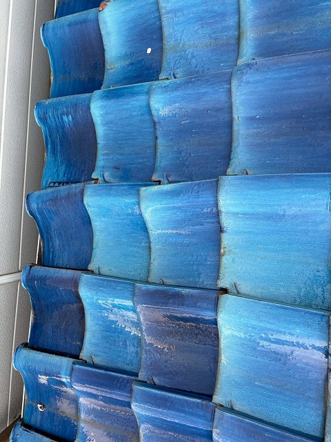 ズレが生じた瓦