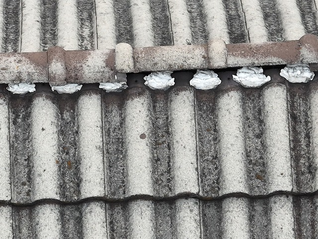 ズレが生じた冠瓦