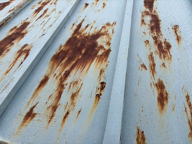 瓦棒屋根のサビが進行