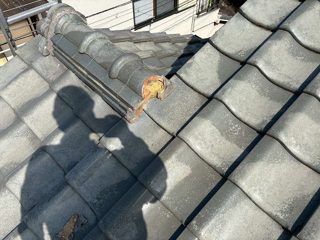 丸瓦破損部分