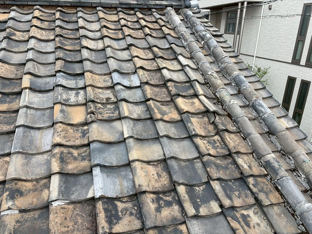 劣化が進んだ瓦屋屋根
