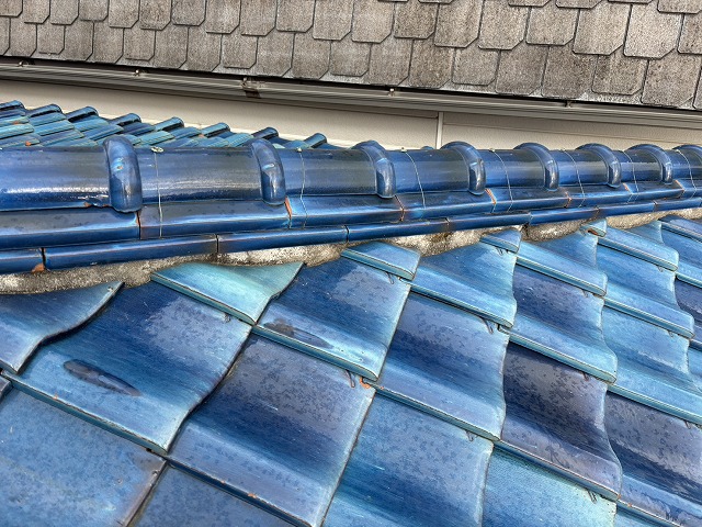 棟瓦の浮きとズレの確認