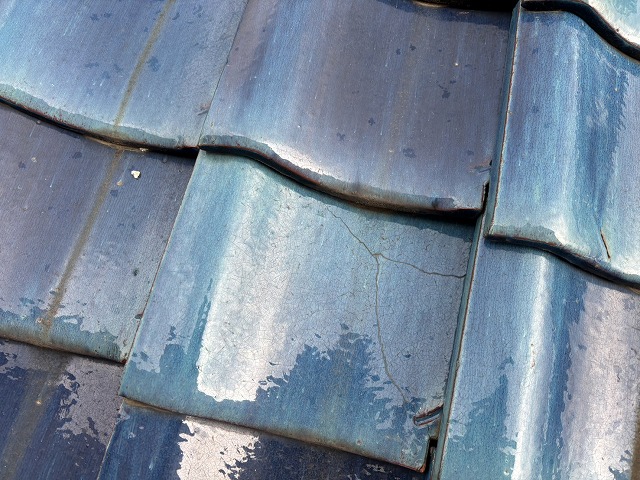 平瓦のひび割れ