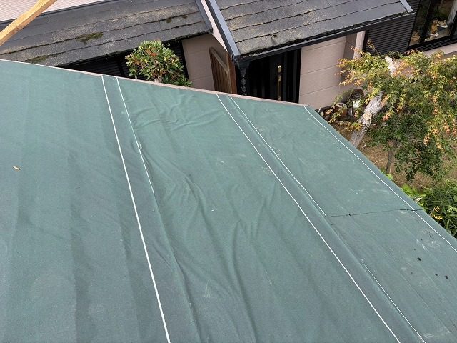 粘着ルーフィング施工