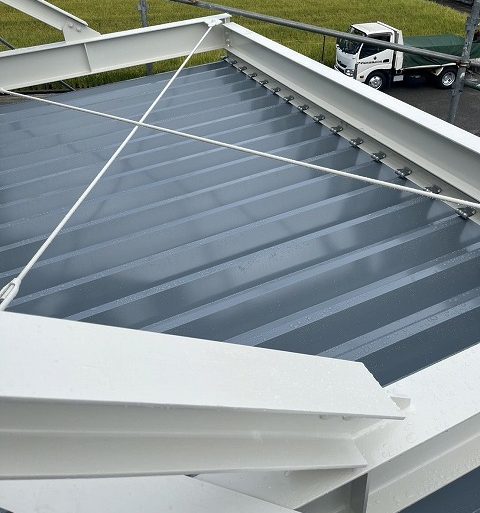 吊り折半の屋根