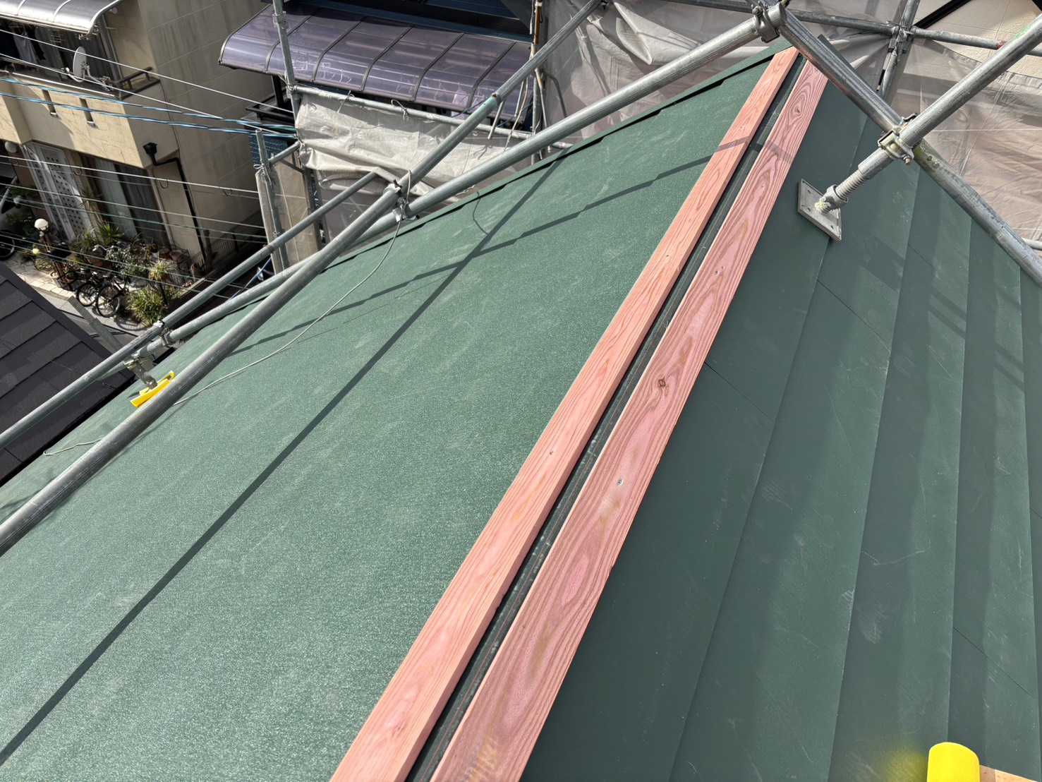 棟部分の下地木材を交換