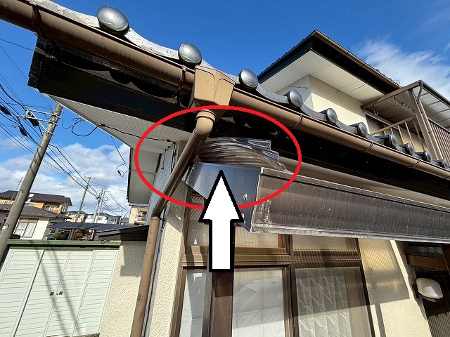 仙台市太白区　ビスが外れてテラス屋根が飛散しそうな状態