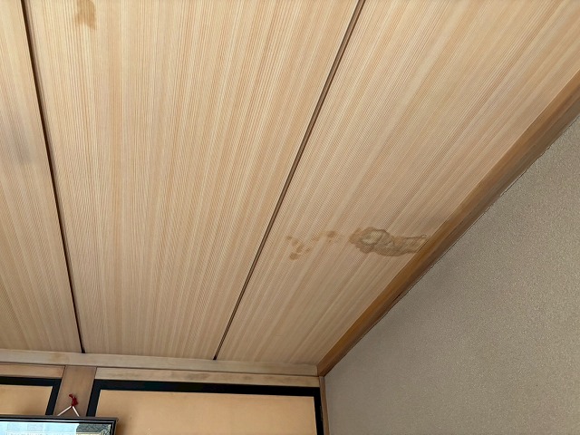 仙台市太白区　2階の瓦棒屋根から雨漏りが発生した