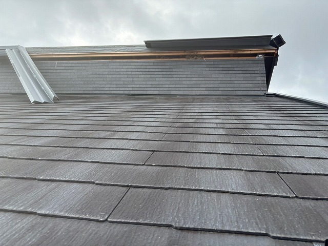 板金が外れて雨が入ってしまう状態