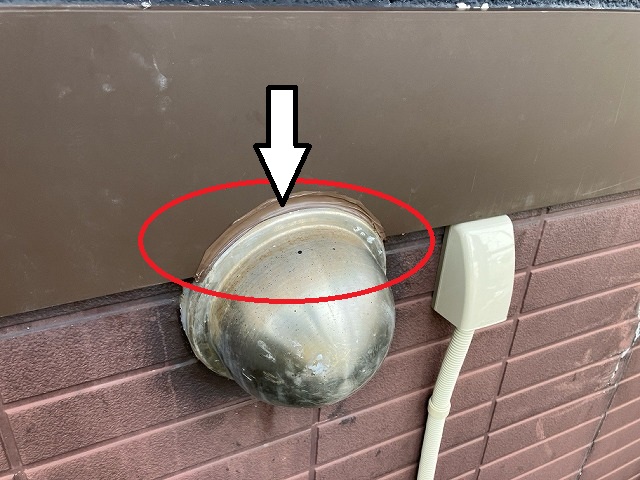 幕板板金と換気口が干渉する部分の施工