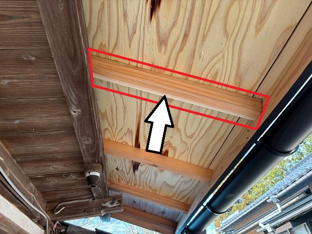 大崎市　腐食した垂木や野地板を交換した様子