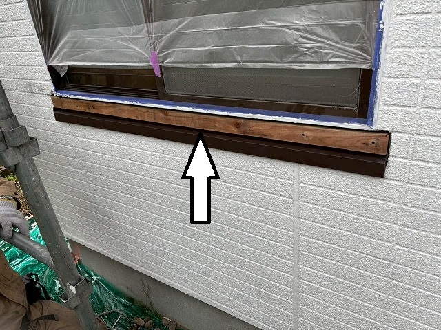 水切りと外壁の出を調整するために木下地を設置