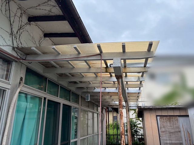 仙台市太白区-ポリカ波板交換工事-古いポリカ波板