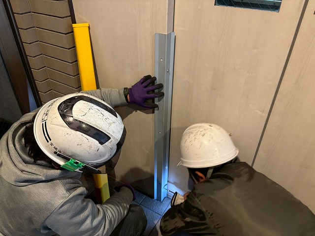 仙台市太白区 マンション補修工事 エレベーター脇コーナーガード取付け