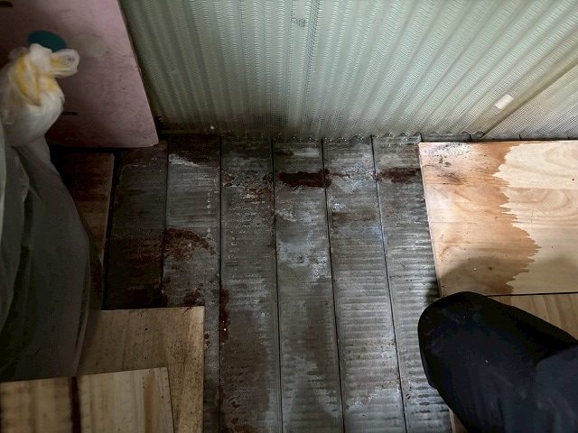 物置の中に雨水が侵入