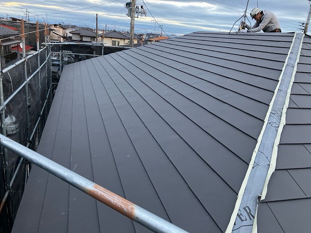 仙台市宮城野区 屋根カバー工事 SGL鋼板設置