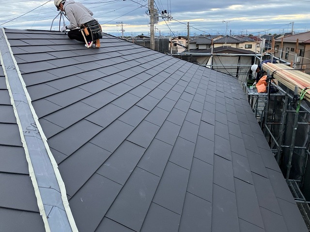 仙台市宮城野区 屋根カバー工事 屋根本体設置