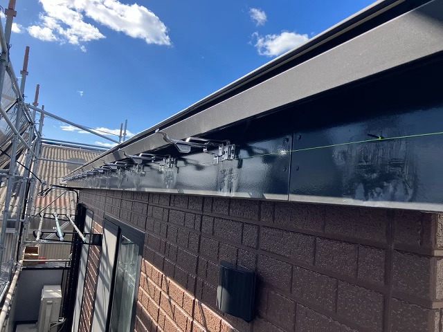 仙台市宮城野区 雨樋交換工事 受け金具設置