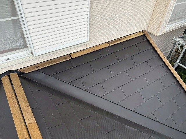名取市 1階屋根カバー工事 壁水切り設置