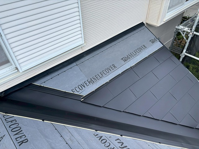 名取市 1階屋根カバー工事 屋根本体設置