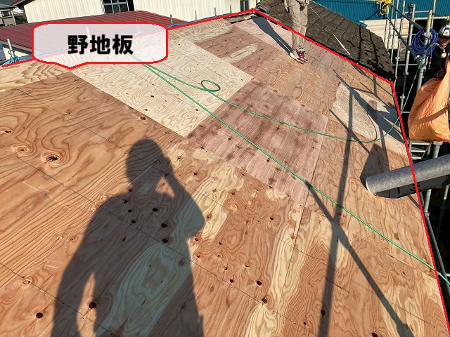 石巻市-屋根葺き替え工事 野地板の設置