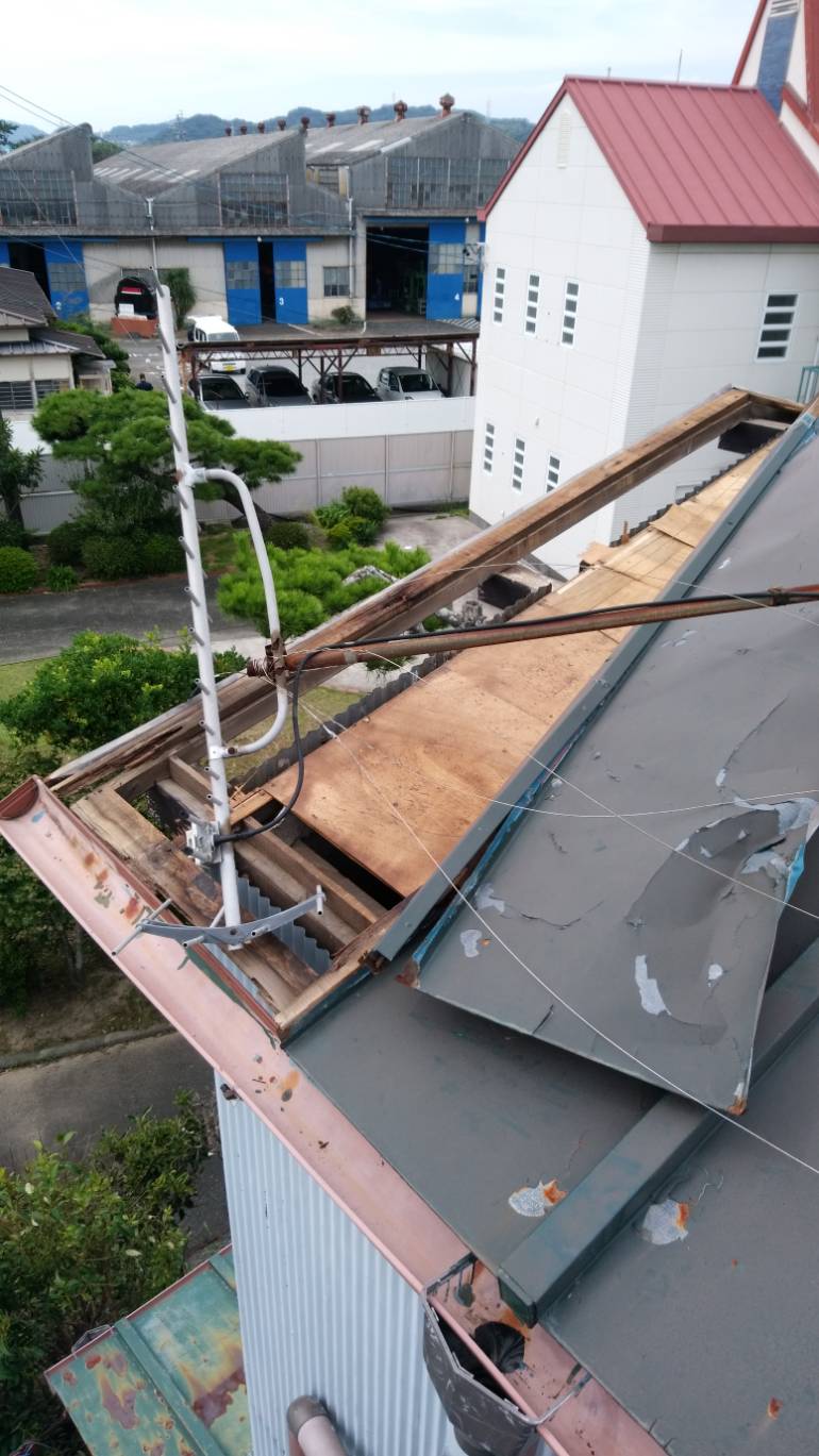 台風屋根板金修理