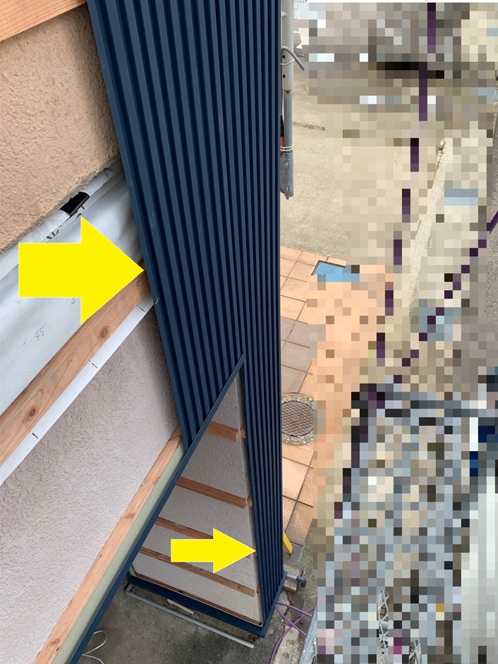 SGLガルバリウム鋼板を外壁に重ねて設置