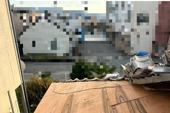 瓦屋根の瓦を外し木下地設置