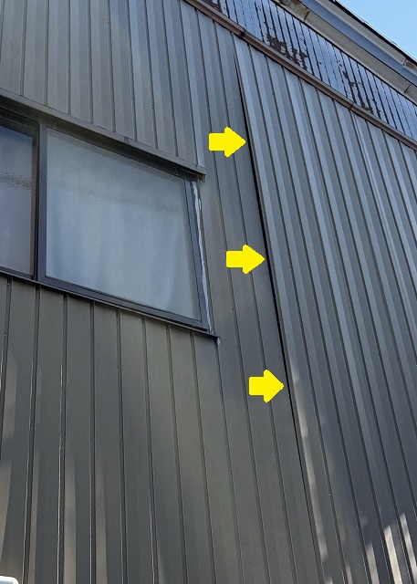 外壁　角波　浮き