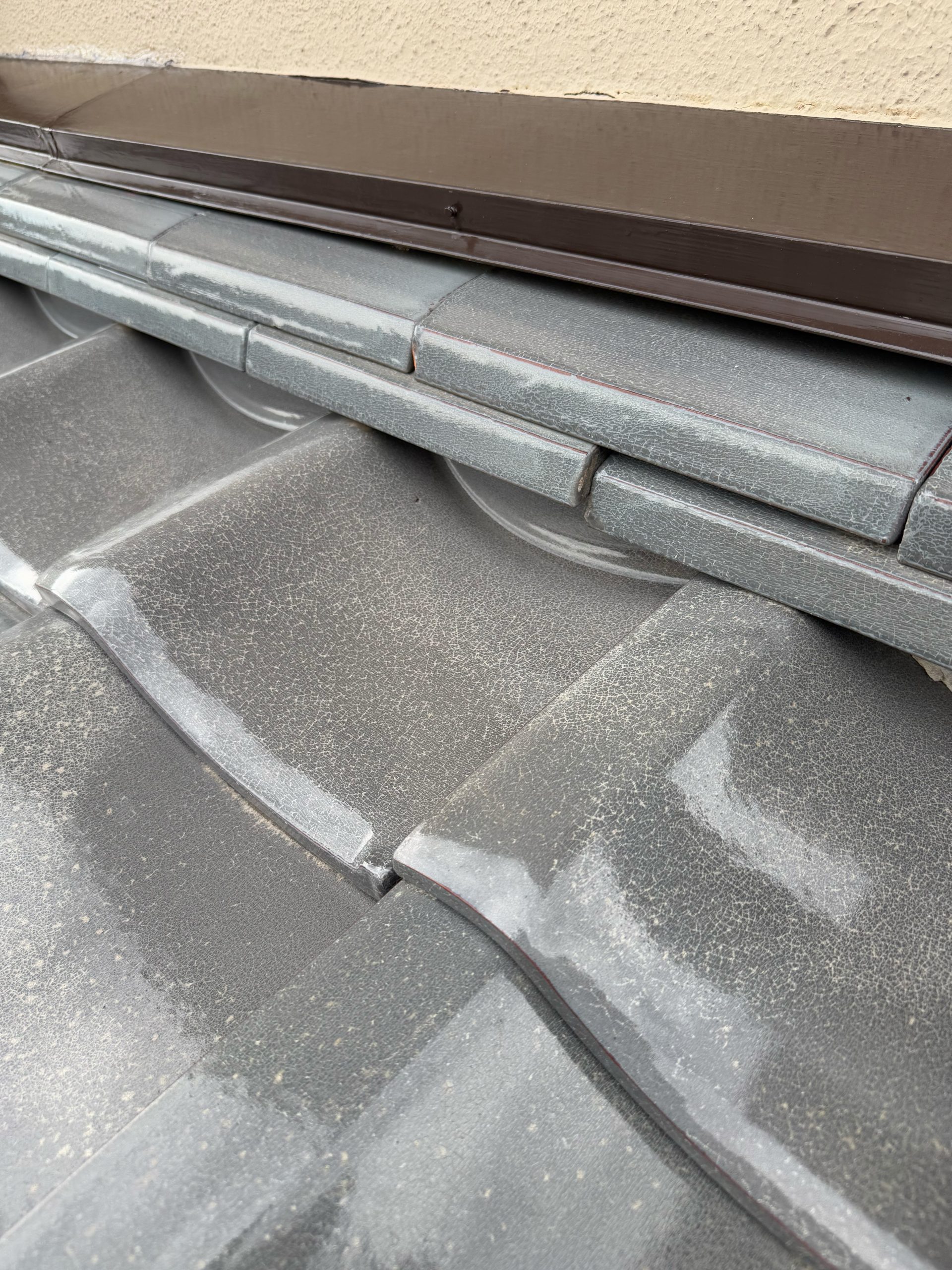 のし瓦のすき間から雨漏り