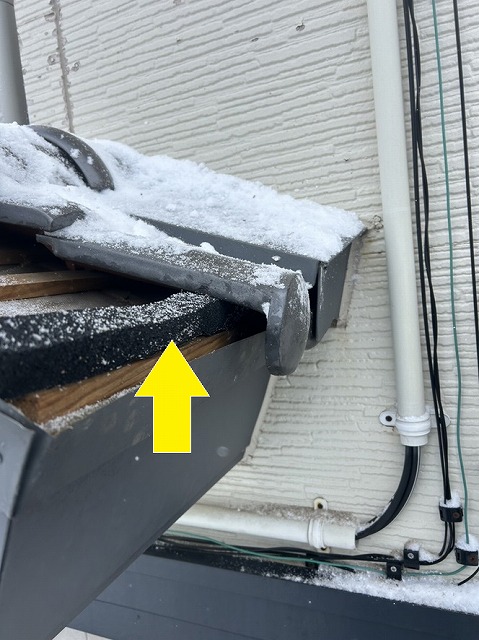 鳥入り込まないようスポンジ設置