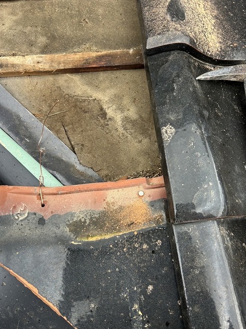 谷板金　交換　瓦設置