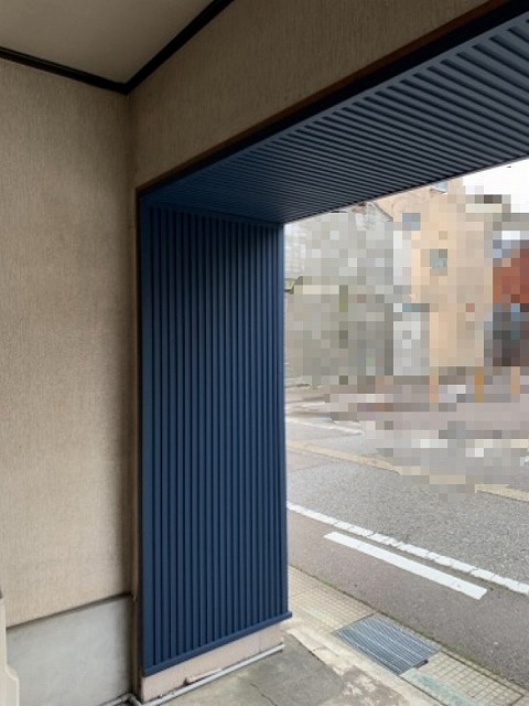 SGLガルバリウム鋼板　カバー工事　施工後　軒天