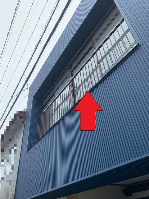 SGLガルバリウム鋼板　カバー工事　手摺取付