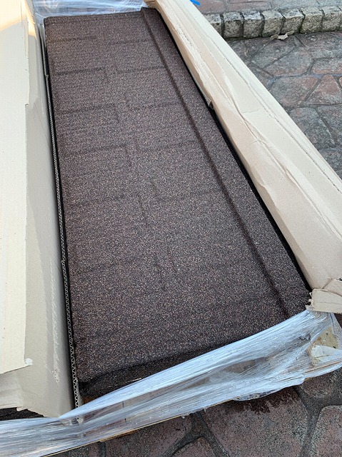 天然石付ガルバリウム鋼板