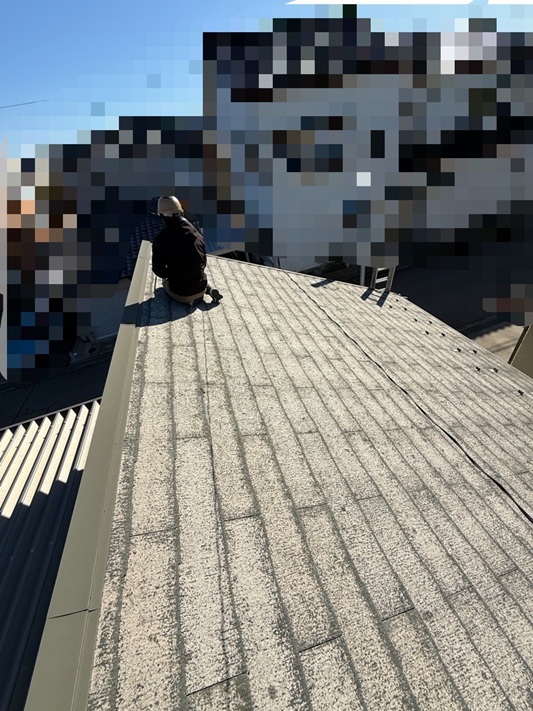 色褪せたスレート屋根