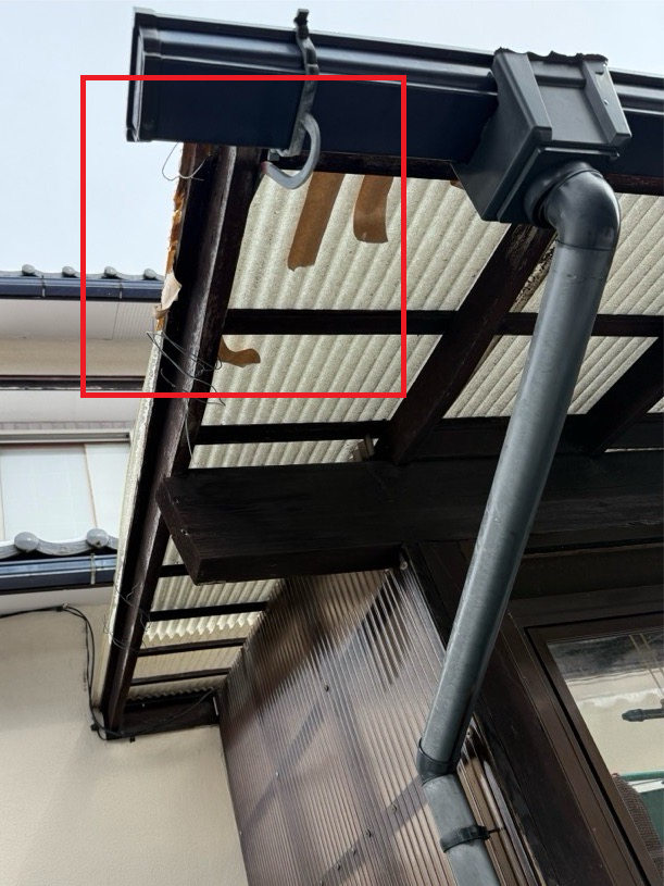 サンルームの屋根が捲れてきている