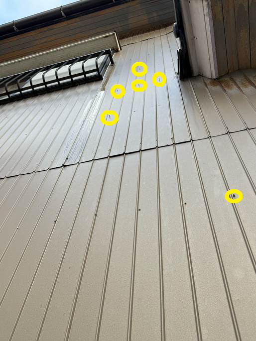 外壁トタンの釘浮