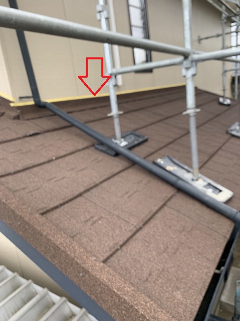 外壁との取り合い　シーリング材　充填