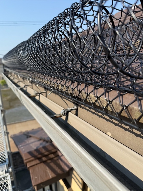 雪止めネットのゆきもちくんを設置