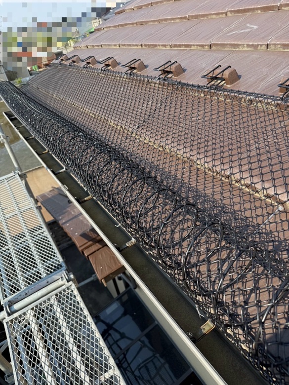 雪止めネットのゆきもちくんを設置