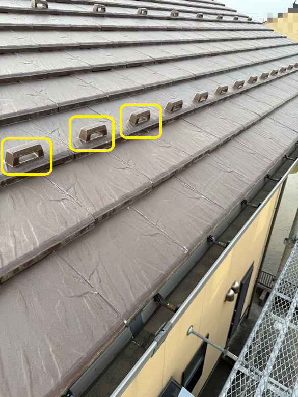 雪止め瓦に金具取付