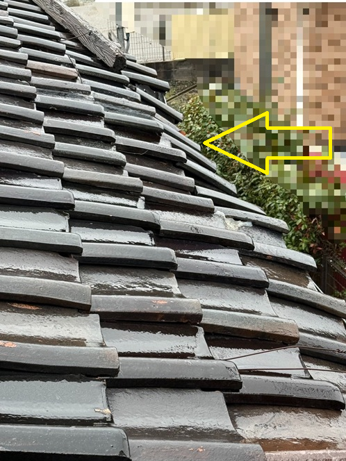 軒先が崩れている