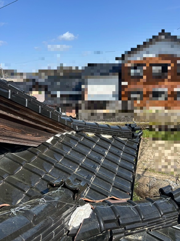 他の棟もズレていたり、漆喰の剥がれなどの不具合が見られました。