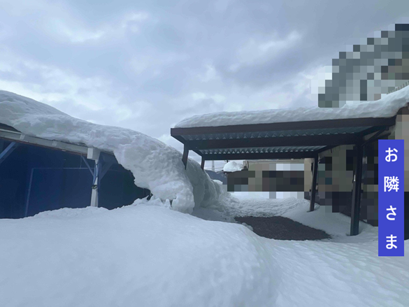 屋根からの落雪で壊れたカーポート